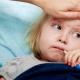 Un niño tiene tos intensa por la noche, ¿qué deben hacer los padres, cómo calmar y aliviar los ataques?